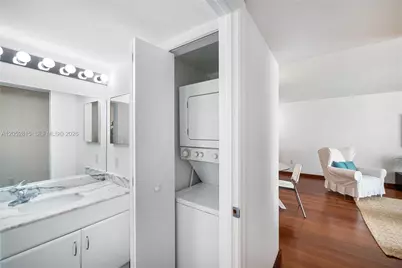 1200 Brickell Bay Dr #2824, Miami, FL 33131 - Photo 19