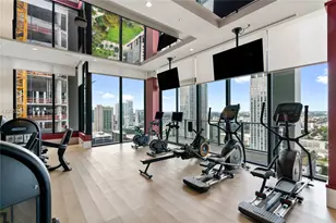 11 NE 6th St, Miami, FL 33132 - Photo 35