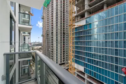 11 NE 6th St #2204, Miami, FL 33132 - Photo 21