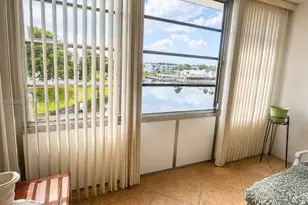 8220 Sunrise Lakes Blvd, Sunrise, FL 33322 - Photo 9