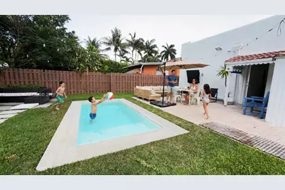 220 SW 5th St, Dania Beach, FL 33004 - Photo 9