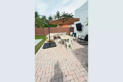 220 SW 5th St, Dania Beach, FL 33004 - Photo 31