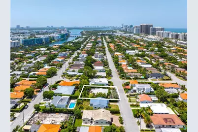 9172 Carlyle Ave, Surfside, FL 33154 - Photo 49