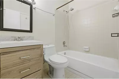 10680 Cherry Ave, Pembroke Pines, FL 33026 - Photo 23