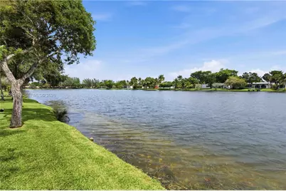 10680 Cherry Ave, Pembroke Pines, FL 33026 - Photo 31