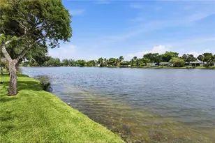 10680 Cherry Ave, Pembroke Pines, FL 33026 - Photo 31