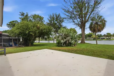 10680 Cherry Ave, Pembroke Pines, FL 33026 - Photo 3