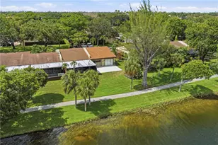 10680 Cherry Ave, Pembroke Pines, FL 33026 - Photo 39