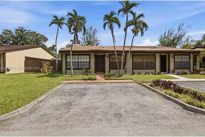 10680 Cherry Ave, Pembroke Pines, FL 33026 - Photo 35