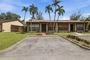 10680 Cherry Ave, Pembroke Pines, FL 33026 - Photo 35
