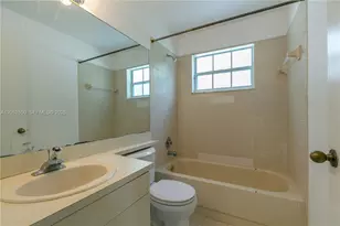 2592 W Saratoga Dr, Cooper City, FL 33026 - Photo 31