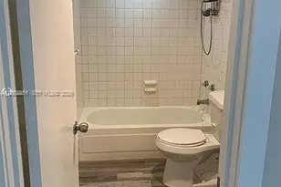 10000 NW 80th Ct, Hialeah Gardens, FL 33016 - Photo 9
