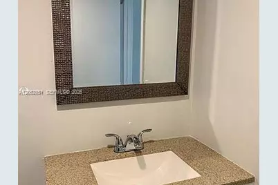 10000 NW 80th Ct #2423, Hialeah Gardens, FL 33016 - Photo 3
