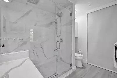 2001 Meridian Ave #308, Miami Beach, FL 33139 - Photo 21