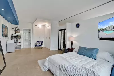 2001 Meridian Ave #308, Miami Beach, FL 33139 - Photo 15