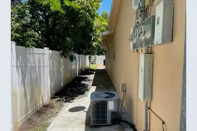 1912 Jefferson St #2, Hollywood, FL 33020 - Photo 3