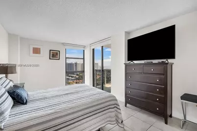 3625 N Country Club Dr #PH2, Aventura, FL 33180 - Photo 13
