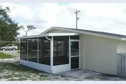 124 Hallmark Ave, Lake Placid, FL 33852 - Photo 3