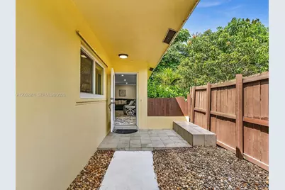 8754 SW 50th Pl, Cooper City, FL 33328 - Photo 3