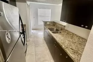 10670 SW 156th Pl, Miami, FL 33196 - Photo 11