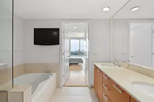 50 Biscayne Blvd, Miami, FL 33132 - Photo 19