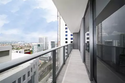 55 SW 9th St #3207, Miami, FL 33130 - Photo 15