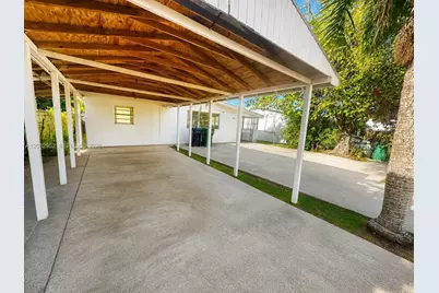 821 SW 2nd St, Florida City, FL 33034 - Photo 3
