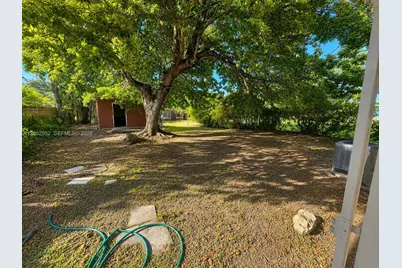821 SW 2nd St, Florida City, FL 33034 - Photo 5