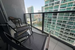31 SE 6th St, Miami, FL 33131 - Photo 11