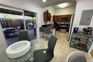7423 NW 182nd St, Hialeah, FL 33015 - Photo 3