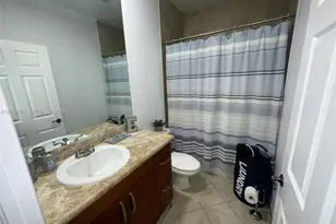 7423 NW 182nd St, Hialeah, FL 33015 - Photo 9