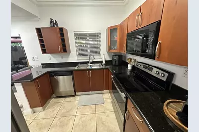 7423 NW 182nd St #7423, Hialeah, FL 33015 - Photo 5