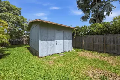 225 NW 15th St, Homestead, FL 33030 - Photo 27