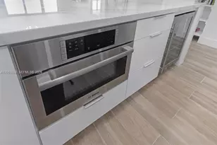 5701 Collins Ave, Miami Beach, FL 33140 - Photo 23