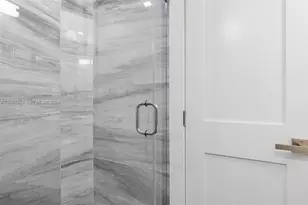 5701 Collins Ave, Miami Beach, FL 33140 - Photo 27