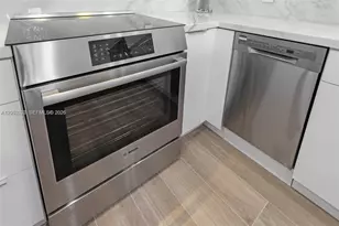 5701 Collins Ave, Miami Beach, FL 33140 - Photo 25