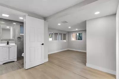559 NW 2nd St, Florida City, FL 33034 - Photo 25