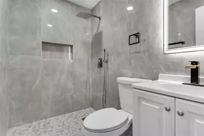 559 NW 2nd St, Florida City, FL 33034 - Photo 23