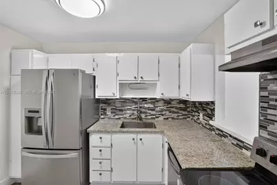 1228 West Ave #1405, Miami Beach, FL 33139 - Photo 7