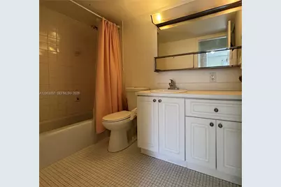 7208 Fairway Dr #I14, Miami Lakes, FL 33014 - Photo 7