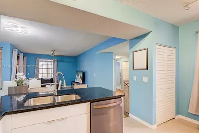 11856 NW 11th St #11856, Pembroke Pines, FL 33026 - Photo 5
