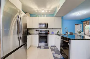 11856 NW 11th St, Pembroke Pines, FL 33026 - Photo 9