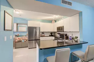 11856 NW 11th St, Pembroke Pines, FL 33026 - Photo 5