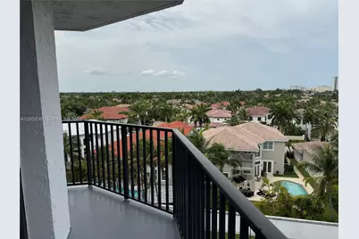 1000 Parkview Dr #710, Hallandale Beach, FL 33009 - Photo 25
