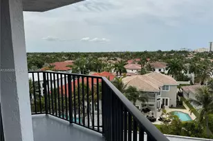 1000 Parkview Dr, Hallandale Beach, FL 33009 - Photo 25