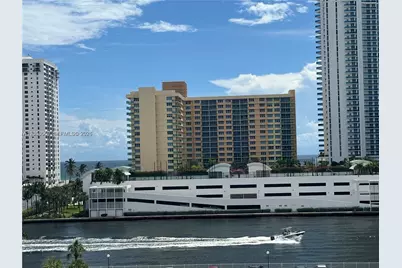 1000 Parkview Dr #710, Hallandale Beach, FL 33009 - Photo 23