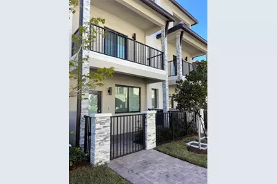4576 NW 83rd Path, Doral, FL 33166 - Photo 1