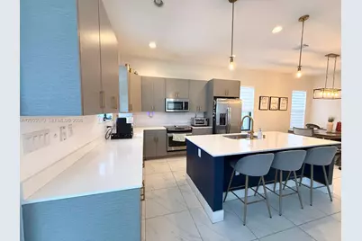 3258 W 99th Pl, Hialeah, FL 33018 - Photo 11