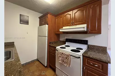 7208 Fairway Dr #I14, Miami Lakes, FL 33014 - Photo 5