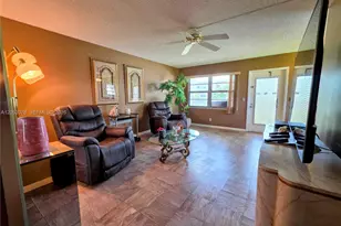 529 Fanshaw M, Boca Raton, FL 33434 - Photo 3